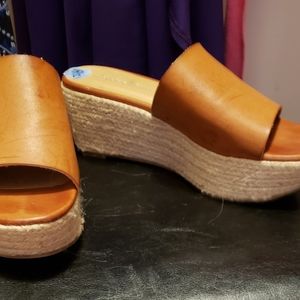 New  leather  wedge slingback